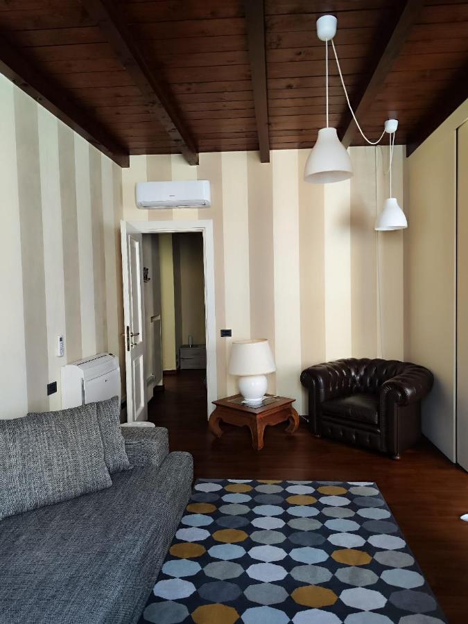Daisy Apartment In Centro A Como Buitenkant foto