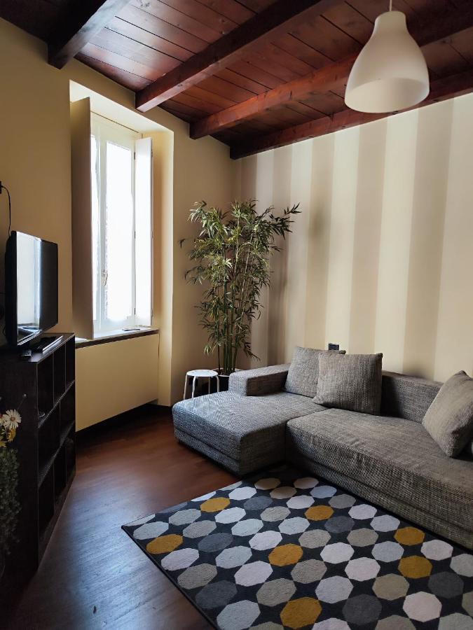Daisy Apartment In Centro A Como Buitenkant foto